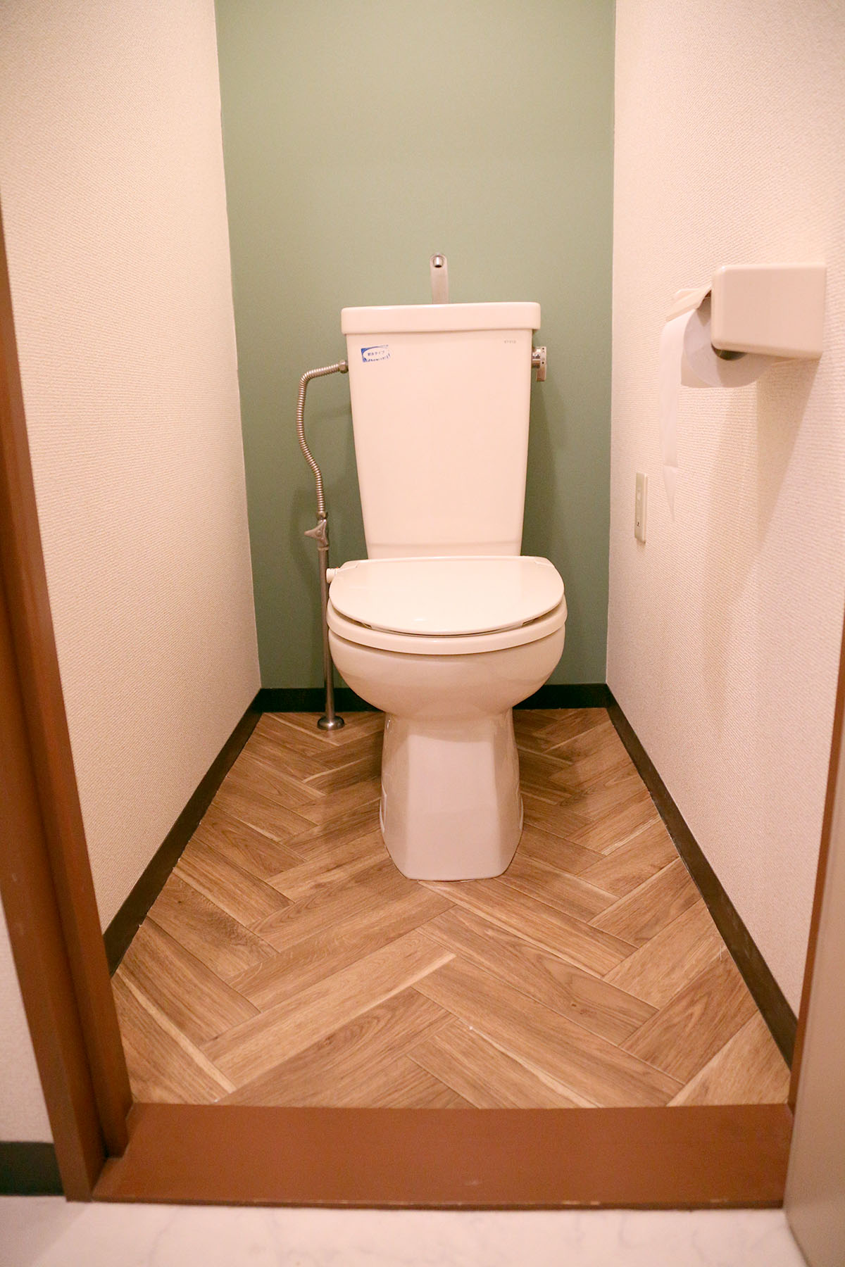 賃貸DIY！トイレの床をクッションフロア重ね貼り レイサーンブログ賃貸DIY生活